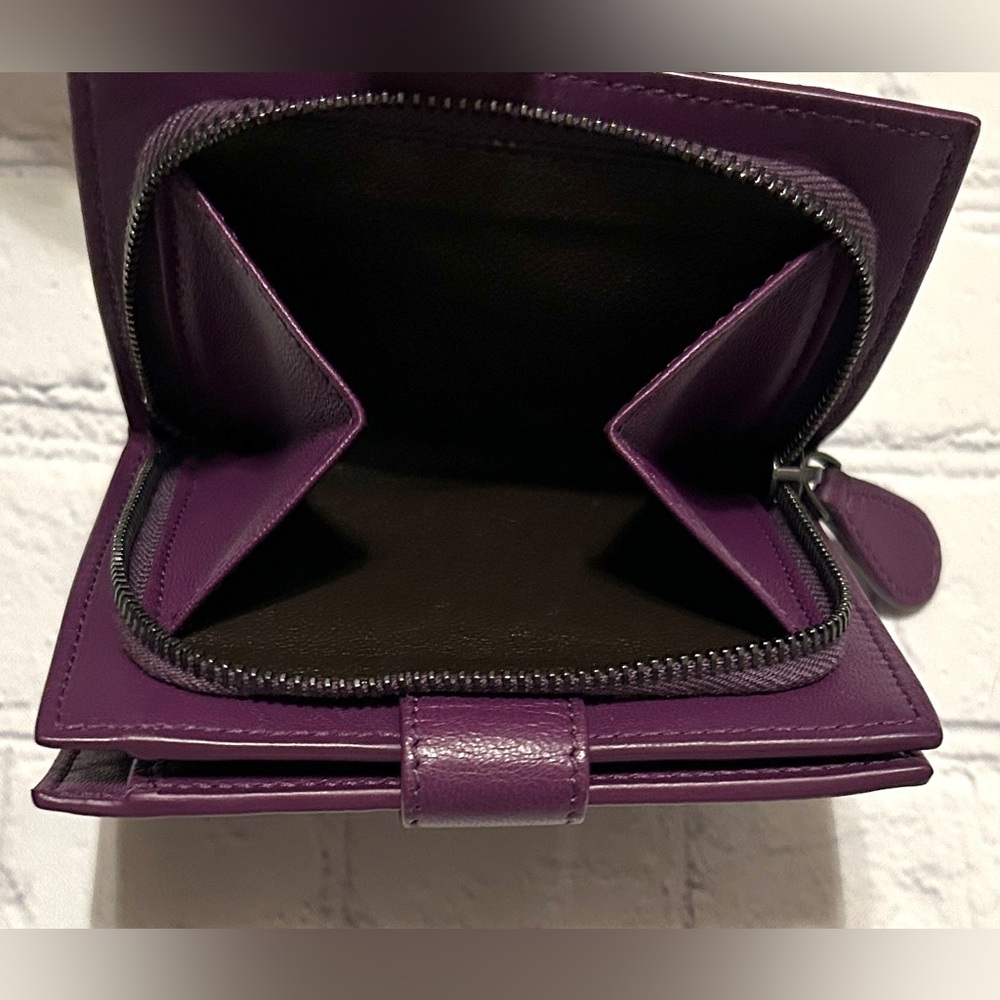 Like New Purple Bottega Veneta Intrecciato Leather Compact Wallet With Box - Picture 5 of 16